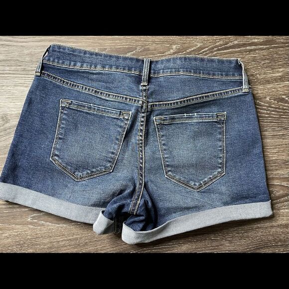 Old Navy Size 4 Rockstar Stretch Denim/Jean shorts - Picture 3 of 10